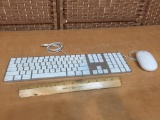 Apple A1243 USB Keyboard & A1152 USB Apple Mouse