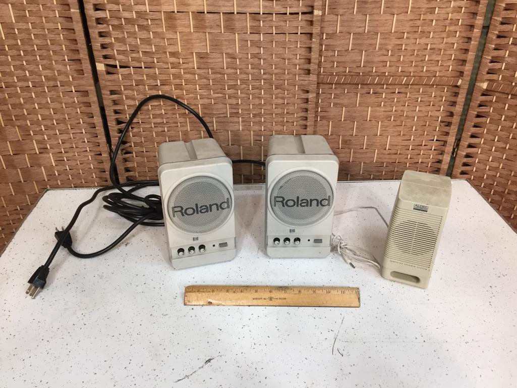 Roland MA-12C Stereo Micro Monitor Speakers | Proxibid
