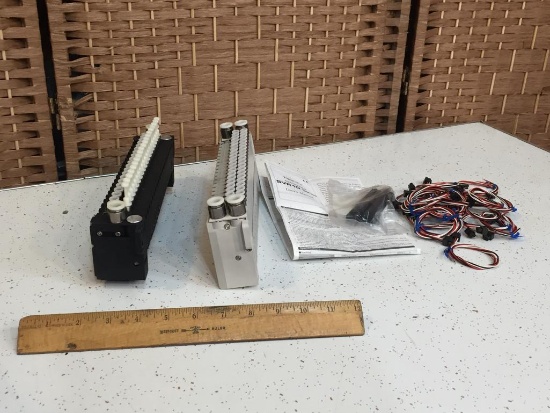 Pisco 20 Slot Pneumatic Manifold with Type SVR10E & SVA10G Solenoid Valves - 2pcs