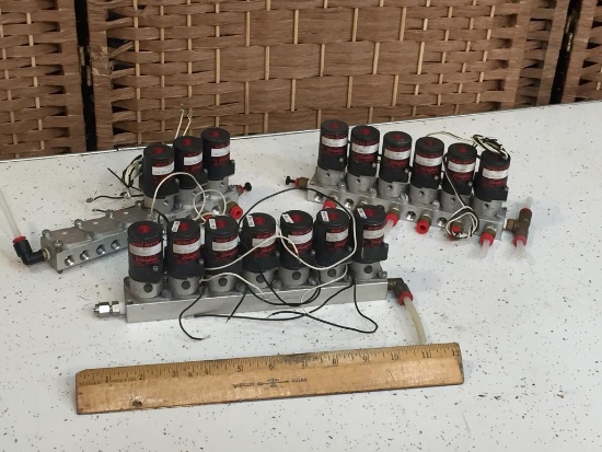 Humprey MM-7 Manifold with Mini-Myte M31E1 3-Way Solenoid Valves - 3pcs