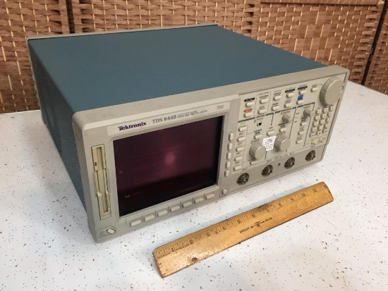 Tektronix TDS 644B 500MHz 4 Channel Color Digital Oscilloscope