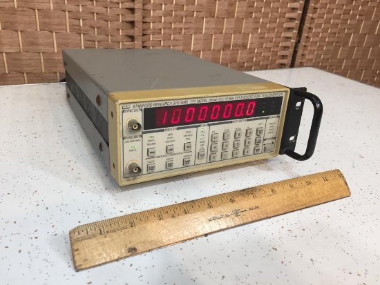 Standford Research Systems DS340 15MHz Synthesized / Digital Function Generator