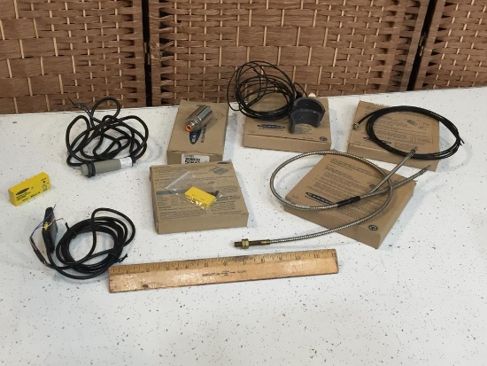 Assorted Brands Sensors & Fiber Optic Cables / Omron / Banner / Allen Bradley - 7pcs