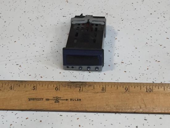 Jumo iTRON PID Temperature Controller Type 702040/88-888-000-23/061