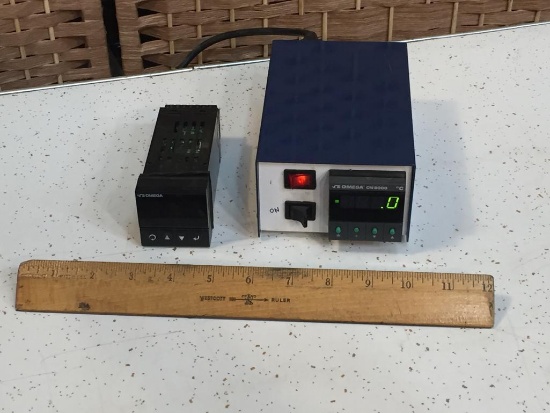 Omega CN9000 & CNi1633 Temperature Controllers - 2pcs