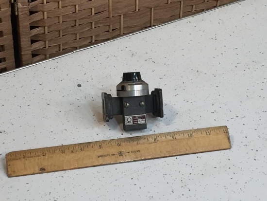 Omega Model 198 Adjustable Microwave / RF Frequency Tuner
