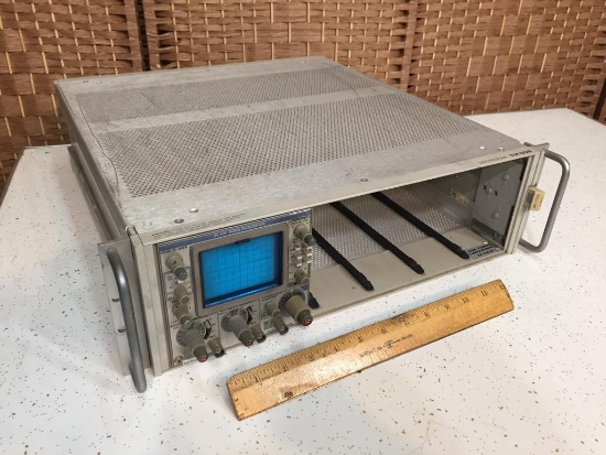 Tektronix TM506 Power Module & SC504 80MHz 2 Ch Oscilloscope Module