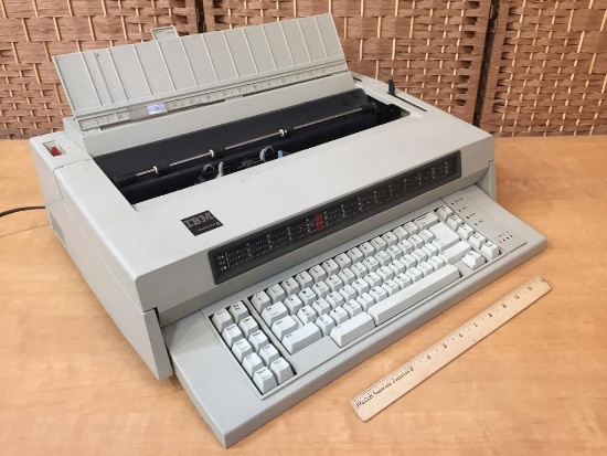 IBM Wheelwriter 6 Electronic / Electric Typewriter