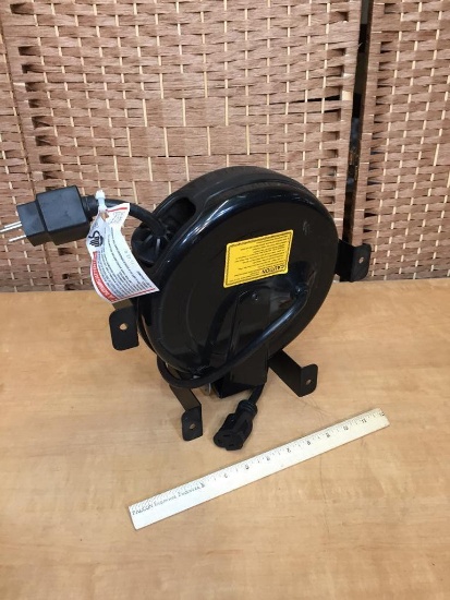Hubbell 0109445 Recoiling Commercial Cord Reel 120V 15A / 15 feet Extension Cord