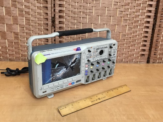 Tektronix MSO2014 Mixed Signal Oscilloscope 100MHz / 16CH MSO