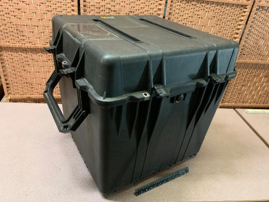 Pelican 0370 26x26x26 Protector Cube Case w/ Padding Kit / Carrying Case