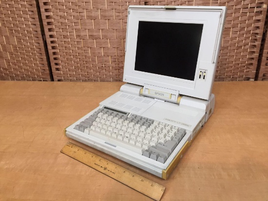 Epson Equity LT-286e E9520U Vintage Laptop Computer