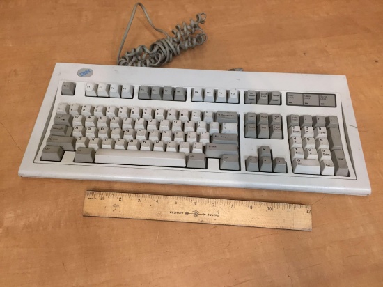 IBM / Lexmark 52G9700 PS/2 Computer CLICKY GAMING Keyboard