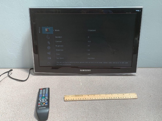 Samsung LN22D450G1F 22in 720p LCD HDTV