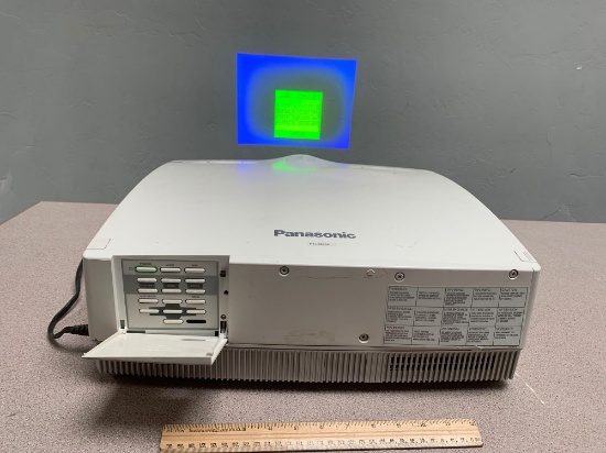 Panasonic PT-L6500U 3LCD Video Projector