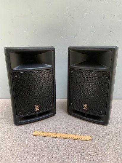 Yamaha StagePas 300 Portable PA System / Speakers. - 2pcs