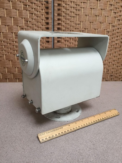 Pelco PT570-24P 40lbs 24VAC Medium Duty Pan/Tilt Motorized Camera Mount