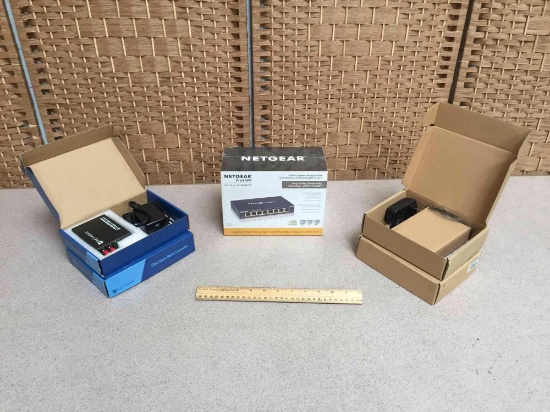 Networking Components / Netgear Gigabit Switch / CommFront - Networx Fibe Optic Media Converters