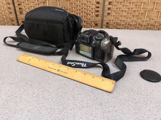 Canon PC1438 PowerShot SX20 IS 12.1 MP / 20x Optical Zoom Digital Camera