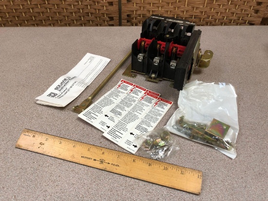 SQUARE D 9422TCN30 30A 600V Electrical Enclosure Disconnect Switch - NEW