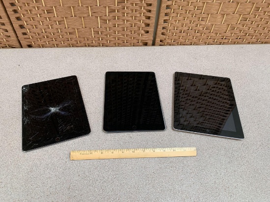 Broken Apple iPads A1673 A1458 - 3pcs
