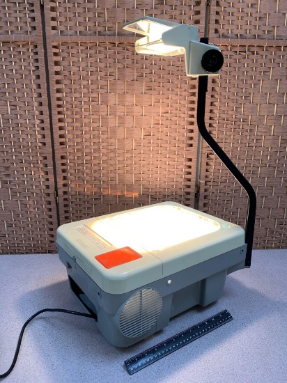 Elmo HP-L3550H Transparency Overhead Projector