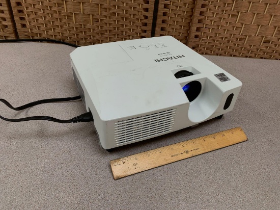 Hitachi CP-X3011N Conference Room Video Projector VGA HDMI