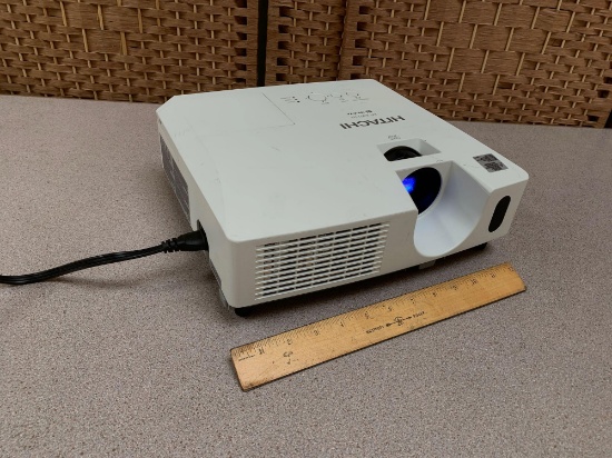 Hitachi CP-X3011N Conference Room Video Projector VGA HDMI