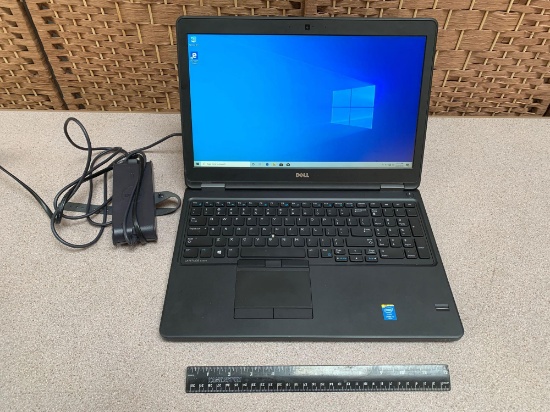 Dell Latitude E5550 15.6in LCD Intel i7-5600 2.6GHz 8GB 256GB Wifi Bt WebCam Win 10 Home Laptop