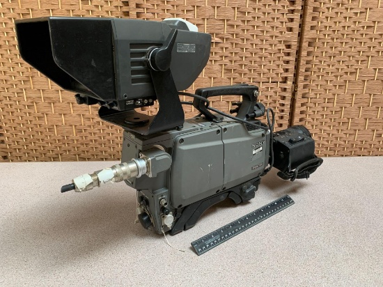 Sony BVP-550 Digital 1000 Professional Color Video Camera w/ Fujinon Lens