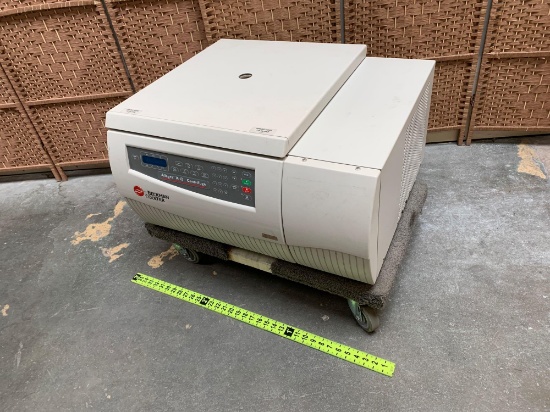 Beckman Coulter Allegra X-12 Refrigerated Centrifuge