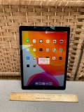 Apple iPad Pro A1584 12.9in LCD 32GB Wifi / Bt Tablet
