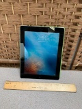 Apple iPad 2 Wifi BT 16GB Tablet 9.7in LCD