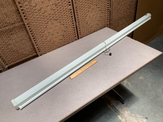 Da-Lite White Projector Screen