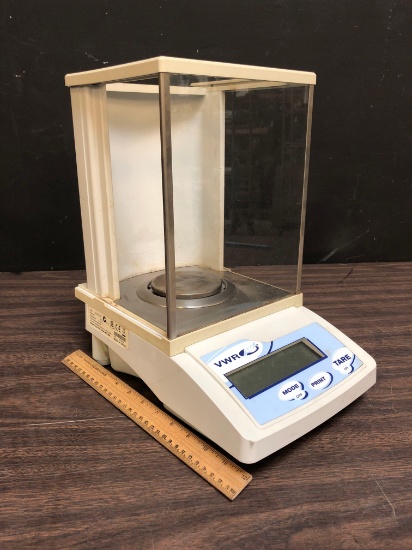 Ohaus / VWR Scientific ALW204 200grams Precision Balance Scale