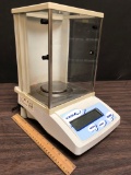 Ohaus / VWR Scientific ALW204 200grams Precision Balance Scale