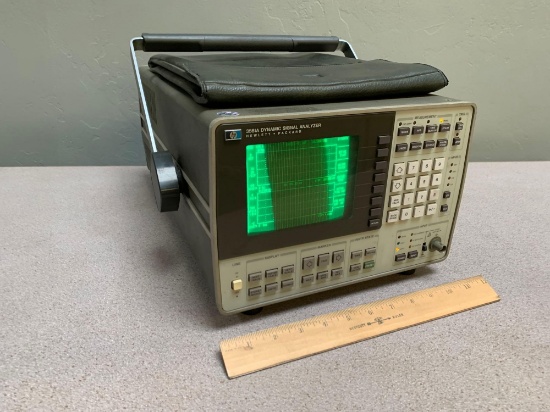 Hewlett Packard HP / Agilent 3561A Dynamic Signal Analyzer