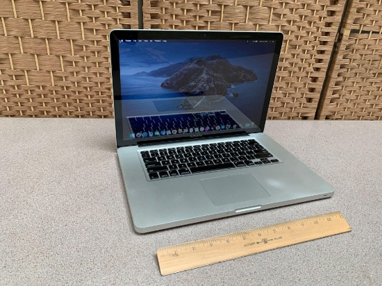 Apple A1286 15.4in LCD MacBookPro Laptop Quad Core i7 2.6GHZ 8GB 1TB Mac OS Catalina