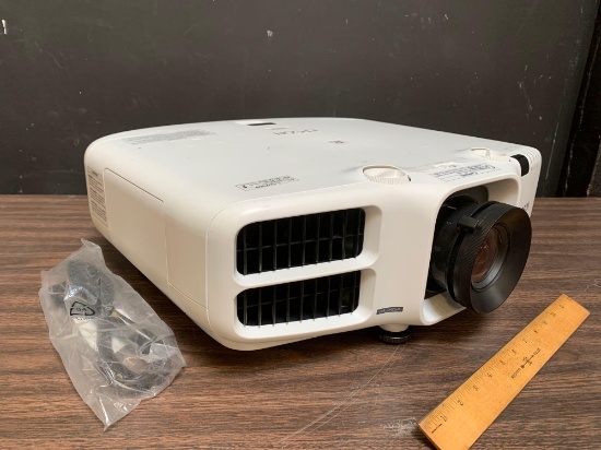 Epson PowerLite Pro G6470WU 4500 lumens HDMI LCD Video Projector