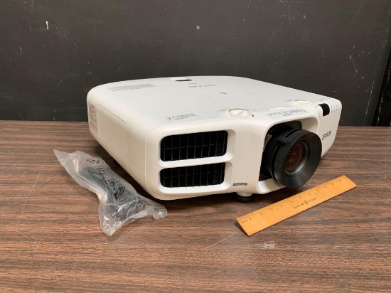 Epson PowerLite Pro G6470WU 4500 lumens HDMI LCD Video Projector