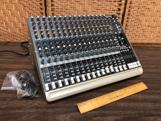 Mackie 1604-VLZ3 Pro 16 Channel Mic / Line Mixer Console
