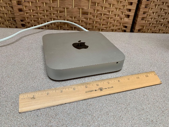 Apple Macmini Desktop Computer 2.6GHz Dual Core Intel i5 8GB 1TB Wifi / BT Monterey