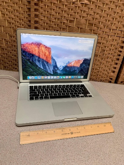 Apple MacbookPro 15.4in LCD Laptop Intel Core 2 Duo 2.66GHz 4GB 256GB SSD Wifi / BT El Capitan