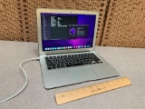 Apple MacbookAir 13.3in LCD Laptop 1.8GHz Dual Core Intel i5 8GB 251GB Flash Wifi / BT Monterey