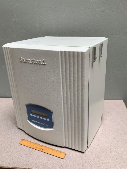 Barnstead D8991 Nanopure Infinity UV-UF Lab Water System