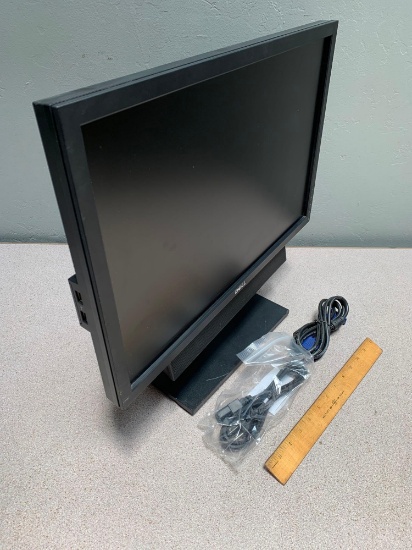 Dell 22" LCD Computer Monitor P2210t