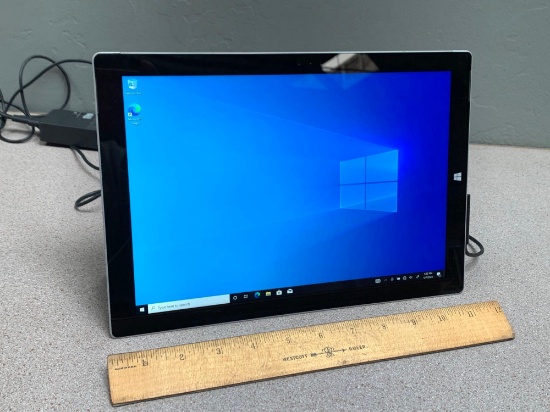 Microsoft Surface Pro 3 12" LCD Tablet Intel i7-4650U 1.7GHz 8GB 128GB Flash Win 10 Pro