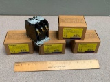 5pcs - Square D 8910DPA33V02 Definite Purpose Contactors 30A 600V