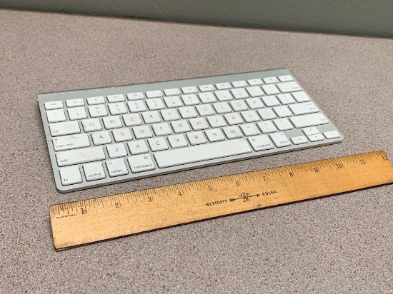 Apple A1314 Wireless Keyboard