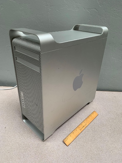 Apple A1186 Mac Pro 2.8GHz Quad Core Intel Xeon 12GB 1TB ATI Video El Capitan
